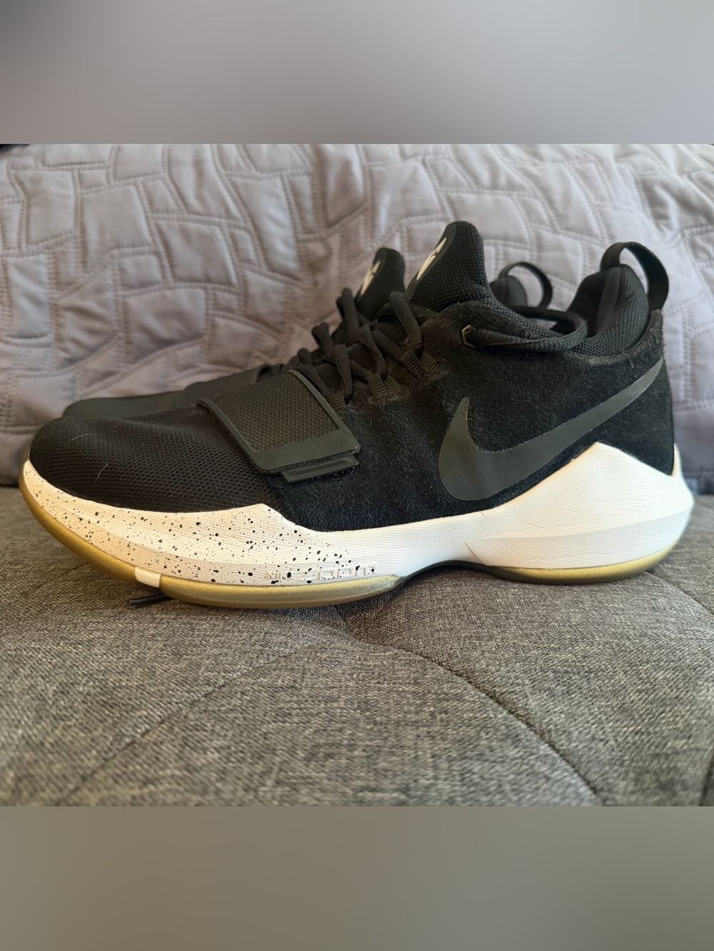 Nike PG1 Basketball Shoes Size 9